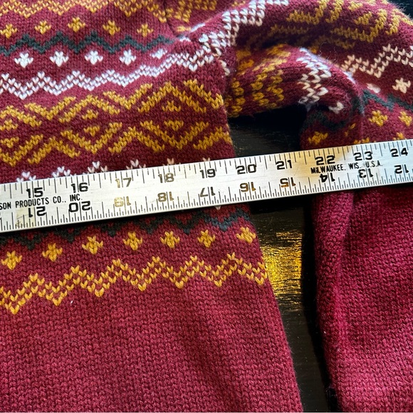 Large Red and Gold Christmas Winter Crewneck Sweater Knit - Picture 3 of 6